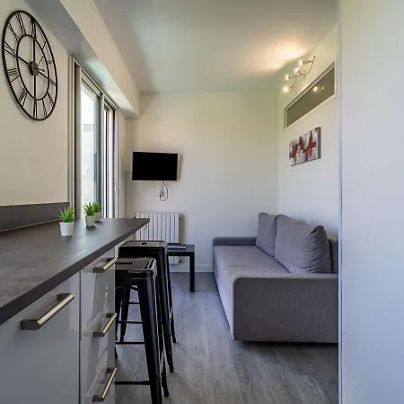 Renove Avec Balcon, Quartier Saint Charles, A 800m De La Du Miramar - Fr-1-3-465 Appartement