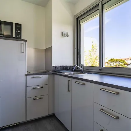 Renove Avec Balcon, Quartier Saint Charles, A 800m De La Du Miramar - Fr-1-3-465 Appartement Biarritz